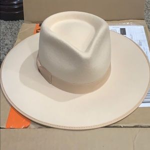 NWT lack of color hat ivory rancher 59cm